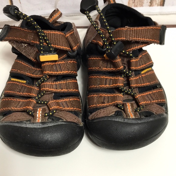Size 8 keen sandals - Picture 2 of 7